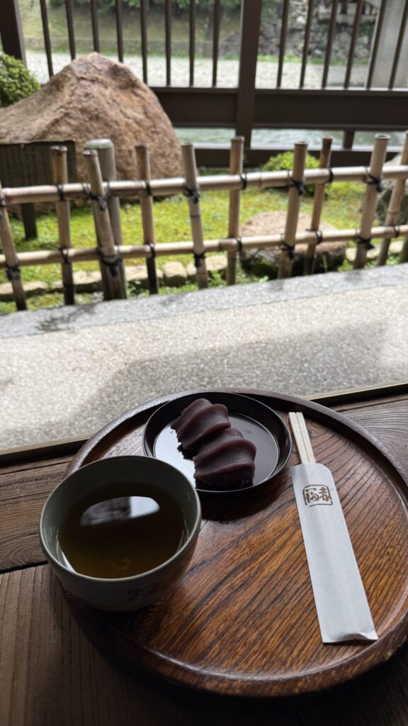 赤福とお茶。