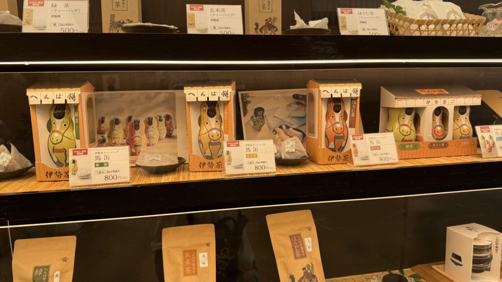 へんばや商店の「馬缶」売り場。